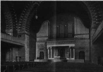 S. 583 Die Orgel in der Westend-Synagoge...