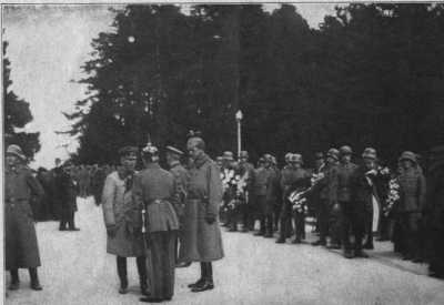 Abb. 4: Beisetzungsfeierlichkeiten der R...