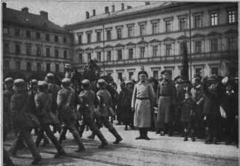 Abb. 12. General von Friedeburg nimmt de...