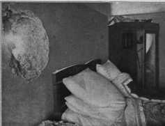Abb. 13: Pförtnerzimmer mit Granatvollt...