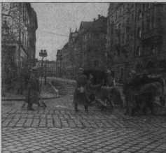 Abb. 31: Der 2. Mai in München: Artille...