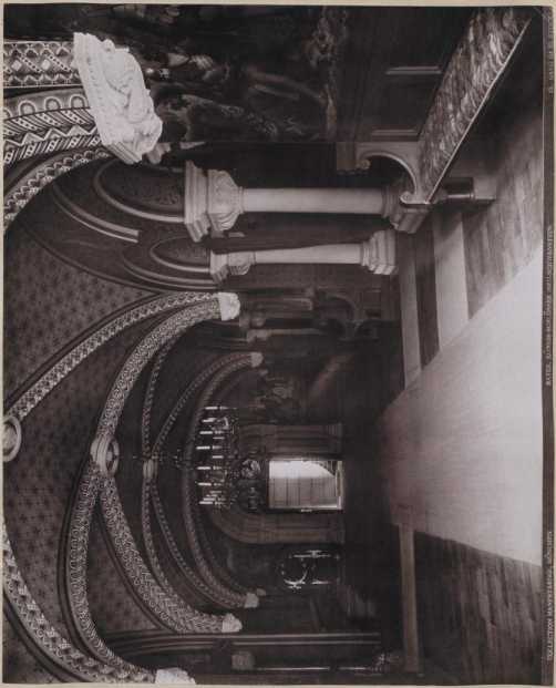 - Gang im II. Stock. de