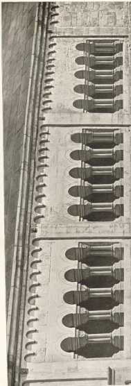 Tafel 11:Der Mittelteil der Westfassade ...