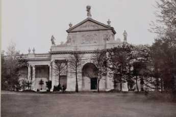 Portal des Säulenganges 
