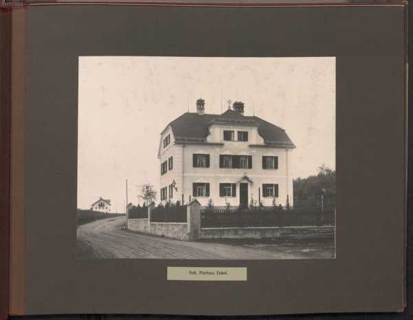 Kath. Pfarrhaus Endorf
 from